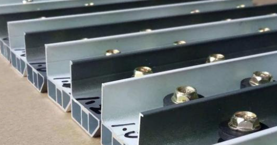 為什么現(xiàn)在都在用工業(yè)鋁型材？