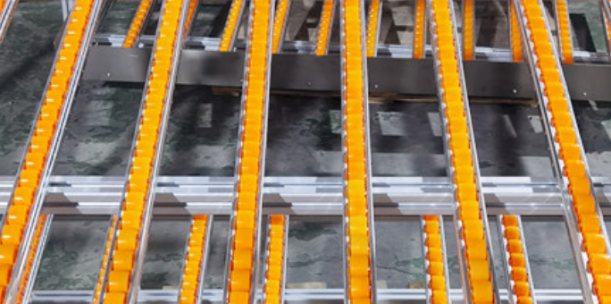 鋁型材流利條在工廠中的應(yīng)用